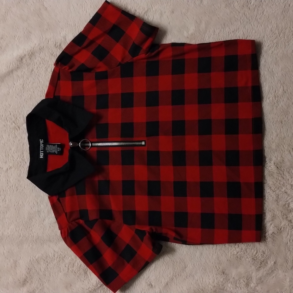 Hot Topic Collared Crop Top